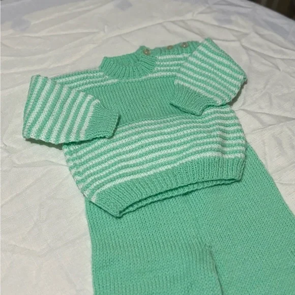 Vintage Green and White Striped Knit Baby Outfit - Picture 2 of 12